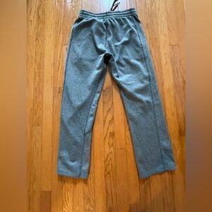 Nike sweatpants
Dri-fit